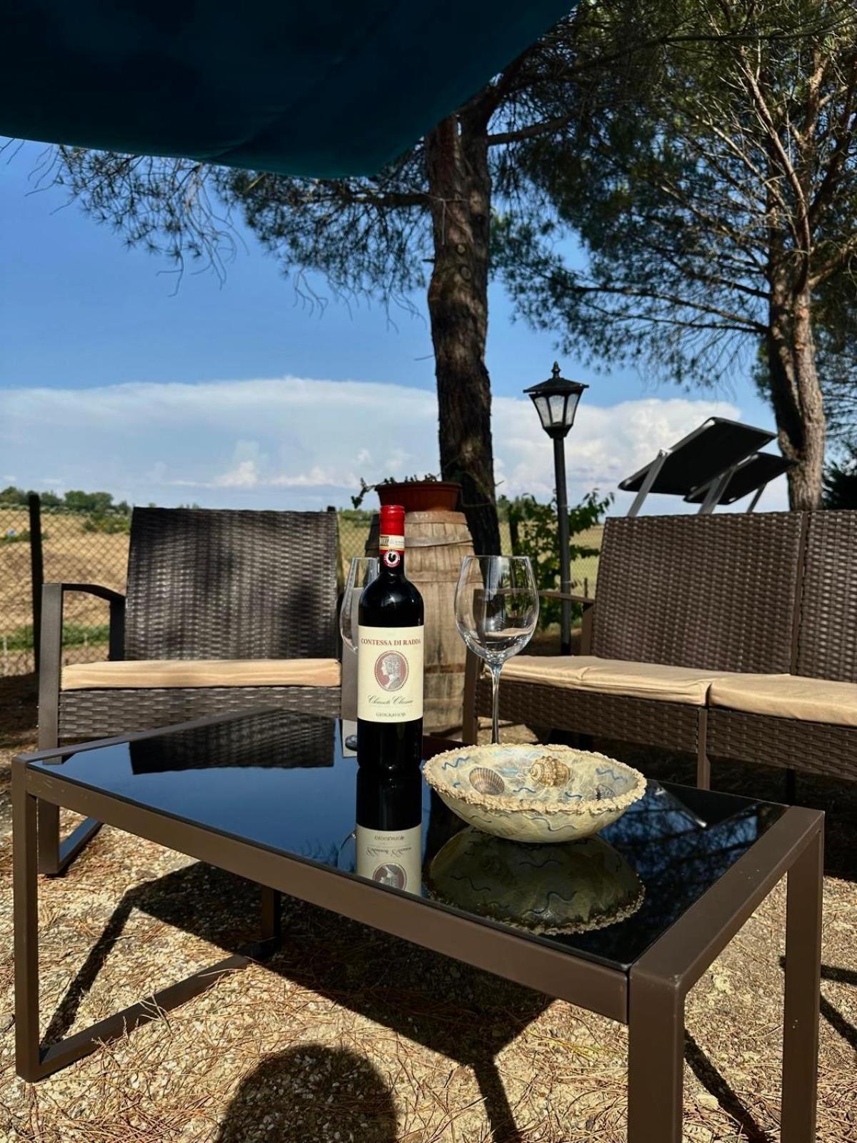 Agriturismo La Terrazza Sul Mangia Siena Exterior foto