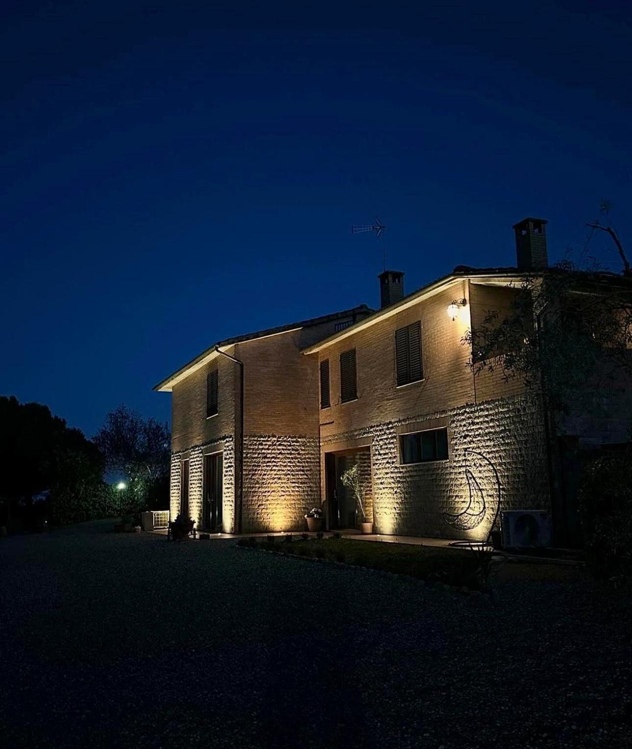 Agriturismo La Terrazza Sul Mangia Siena Exterior foto